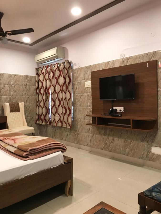 Hotel Natraj Bulandshahr Exterior foto